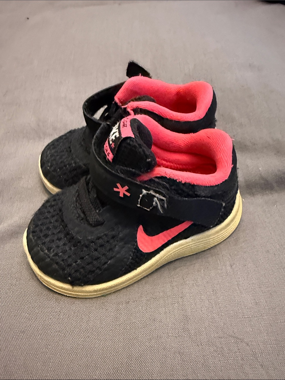 Nike Kids Black and Pink Velcro Athletic Sneakers